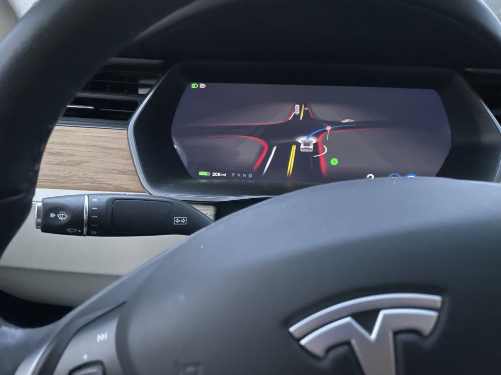Tesla FSDビジュアル画面